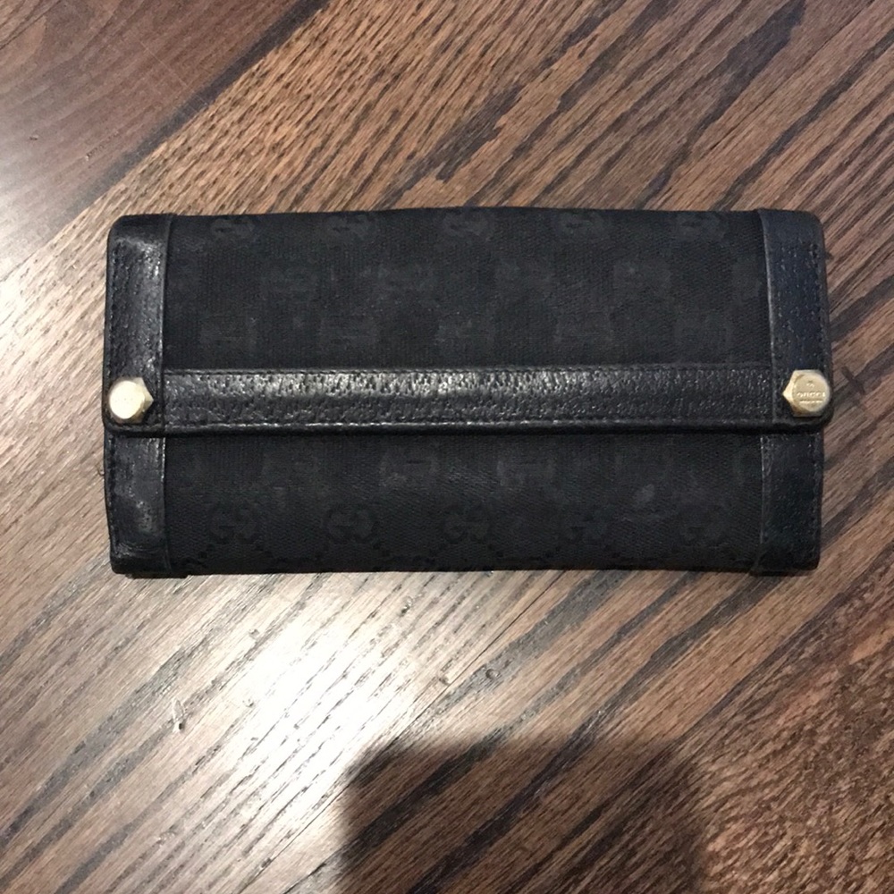 Gucci black wallet woman’s
